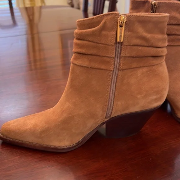 Brand New Vince Camuto western short boots in Caramel suede. - Picture 3 of 7